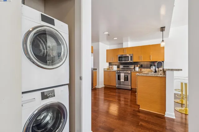$498,000 | 222 Broadway, Unit 1209, Oakland, CA 94607