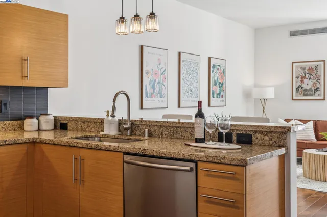 $498,000 | 222 Broadway, Unit 1209, Oakland, CA 94607