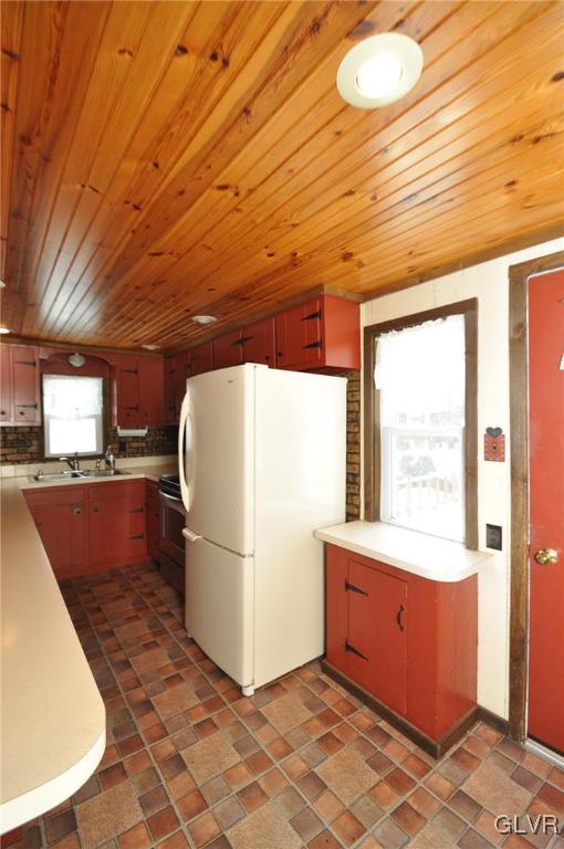 244 Lake Road Canadensis, PA 18325 - Photo 11 of 34 Gallery Image 11