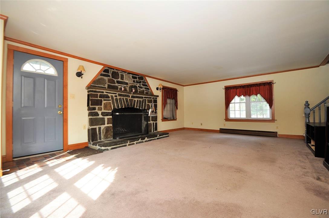 244 Lake Road Canadensis, PA 18325 - Photo 4 of 34 Gallery Image 4
