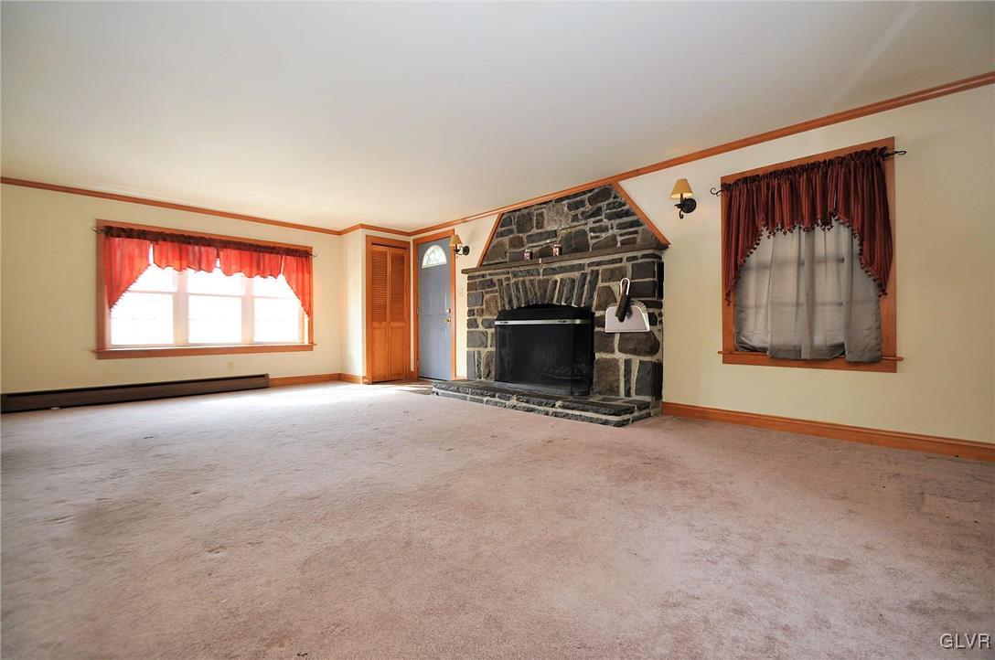 244 Lake Road Canadensis, PA 18325 - Photo 5 of 34 Gallery Image 5