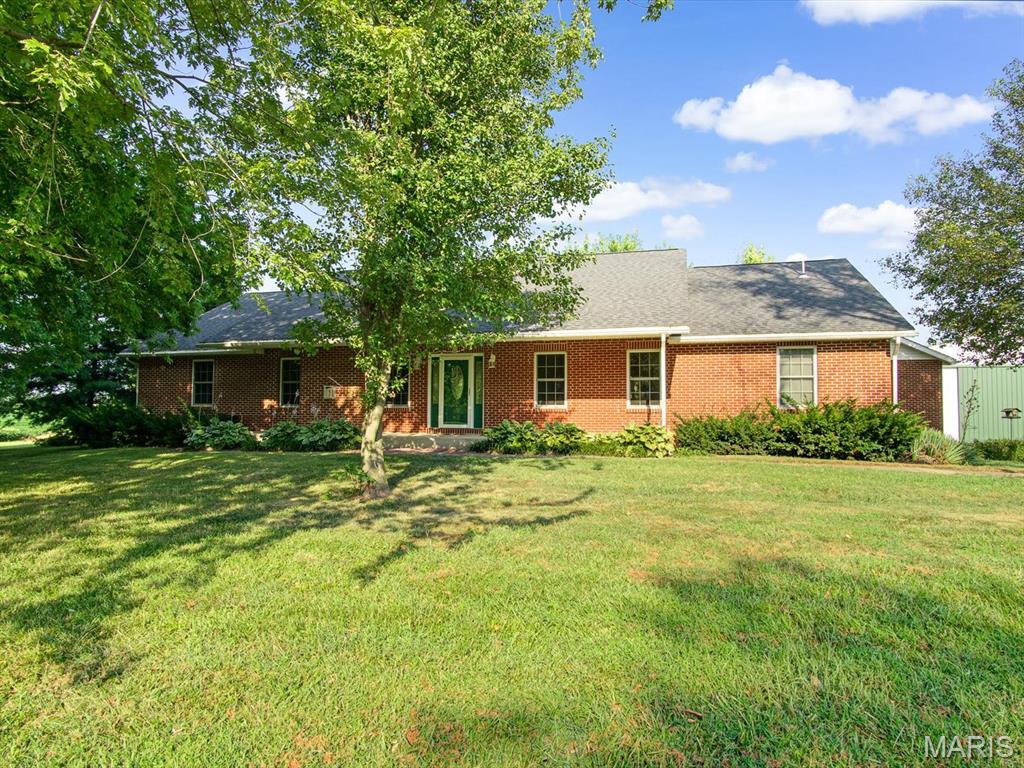 3918 Buffalo Road Highland, IL 62249 - Photo 3 of 40