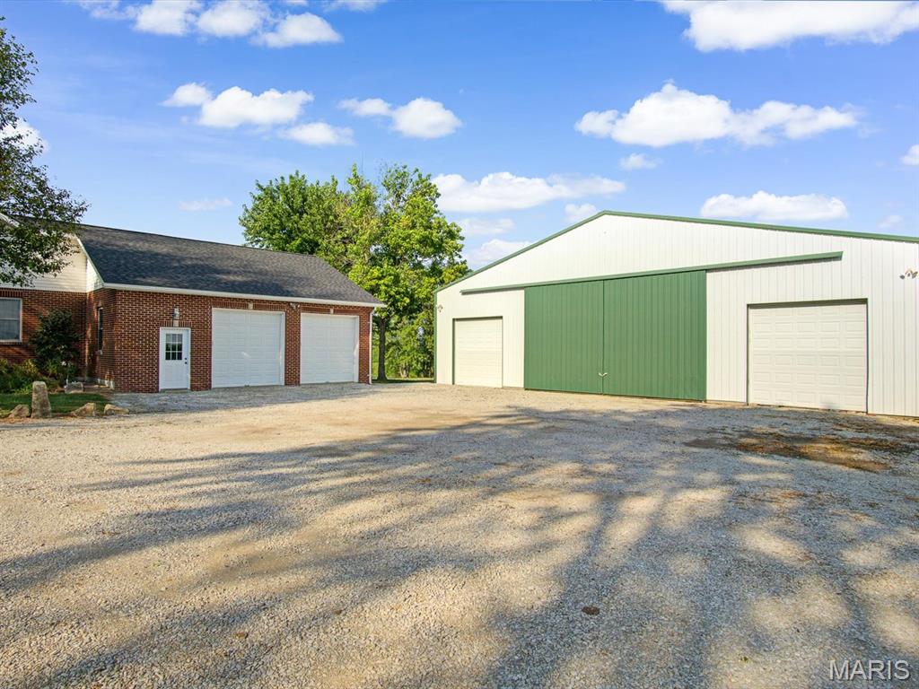3918 Buffalo Road Highland, IL 62249 - Photo 4 of 40