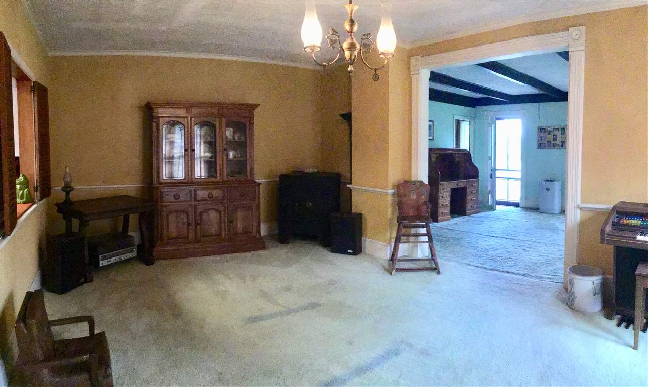 504 West Cunningham Road Winnebago, IL 61088 - Photo 6 of 25 a room with furniture and window