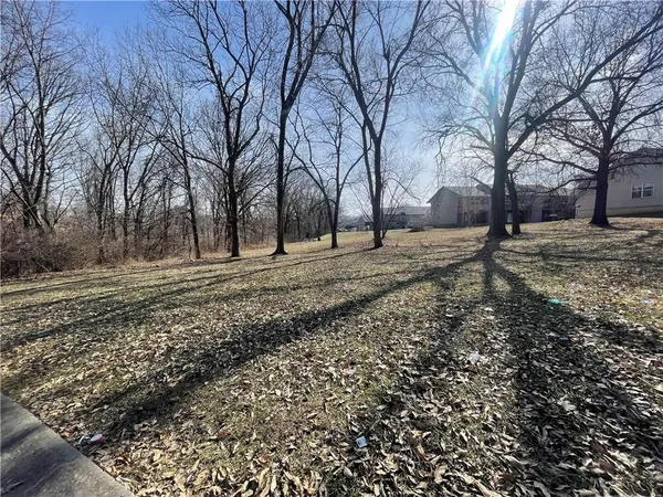 $45,000 | 8200 Chas Circle, Pleasant Valley, MO 64068