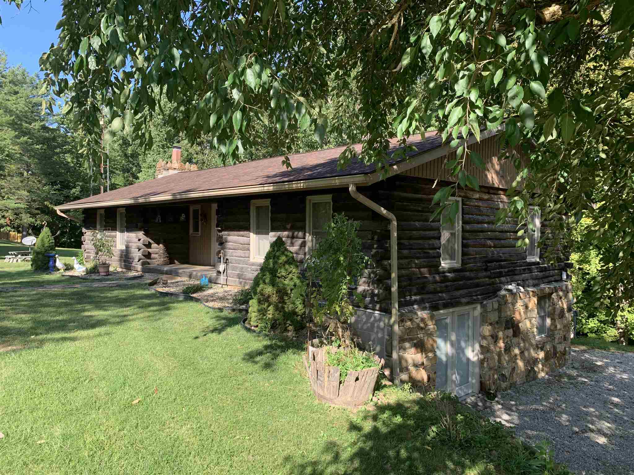 3995 South Knightridge Road Bloomington, IN 47401 - Photo 3 of 27 Gallery Image 3
