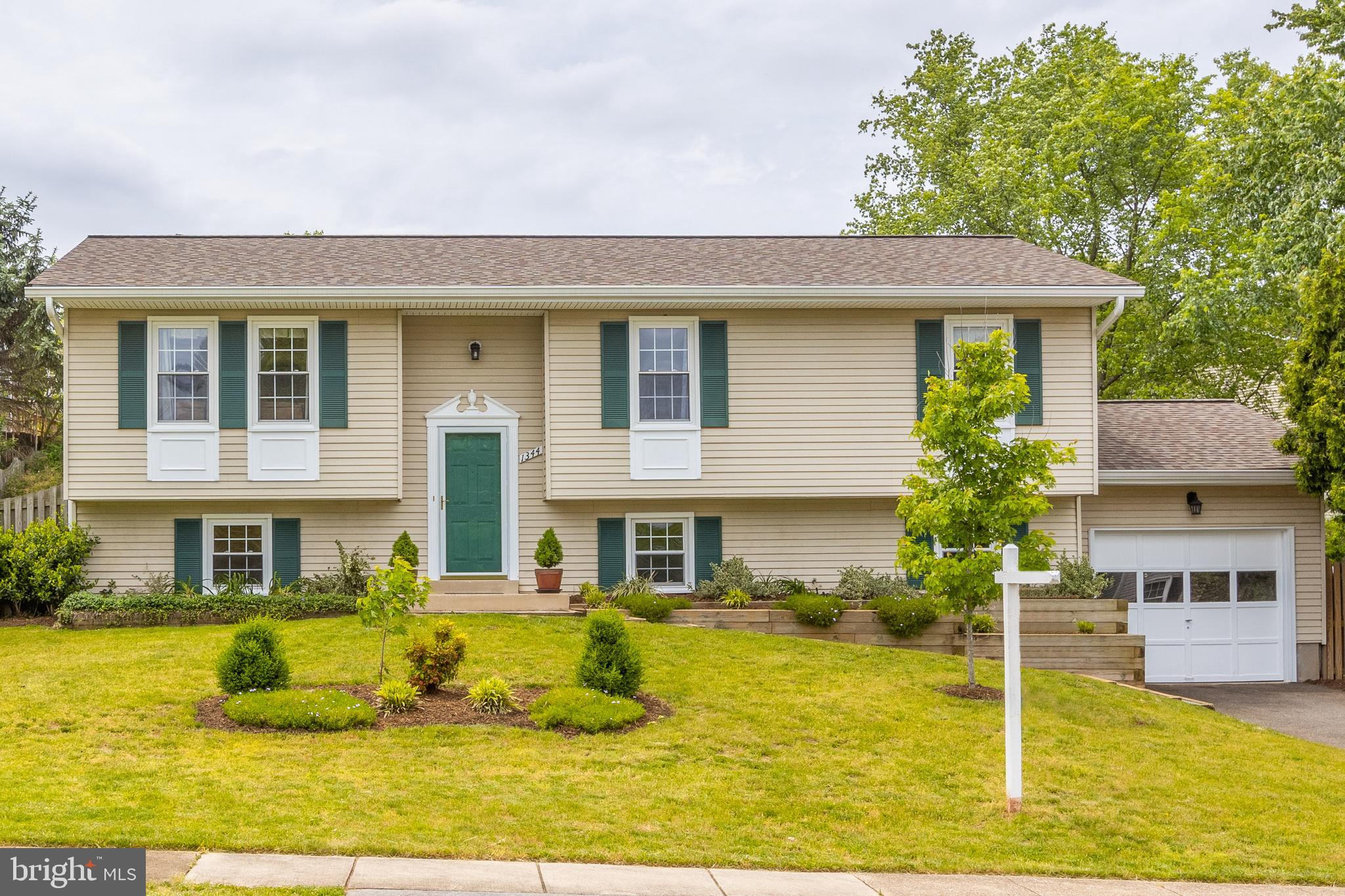 1344 Shallow Ford Road Herndon, VA 20170 - Photo 2 of 50 Roof, HVAC, Hot Water Heater replaced in 2015/16