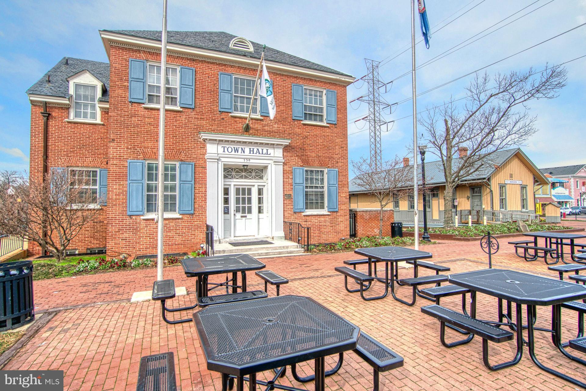 1344 Shallow Ford Road Herndon, VA 20170 - Photo 46 of 50 Friday Night Live free summer concert series