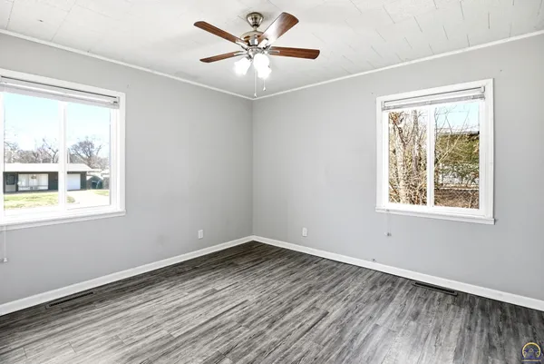 $152,000 | 3120 Southwest Central Park Avenue, Topeka, KS 66611