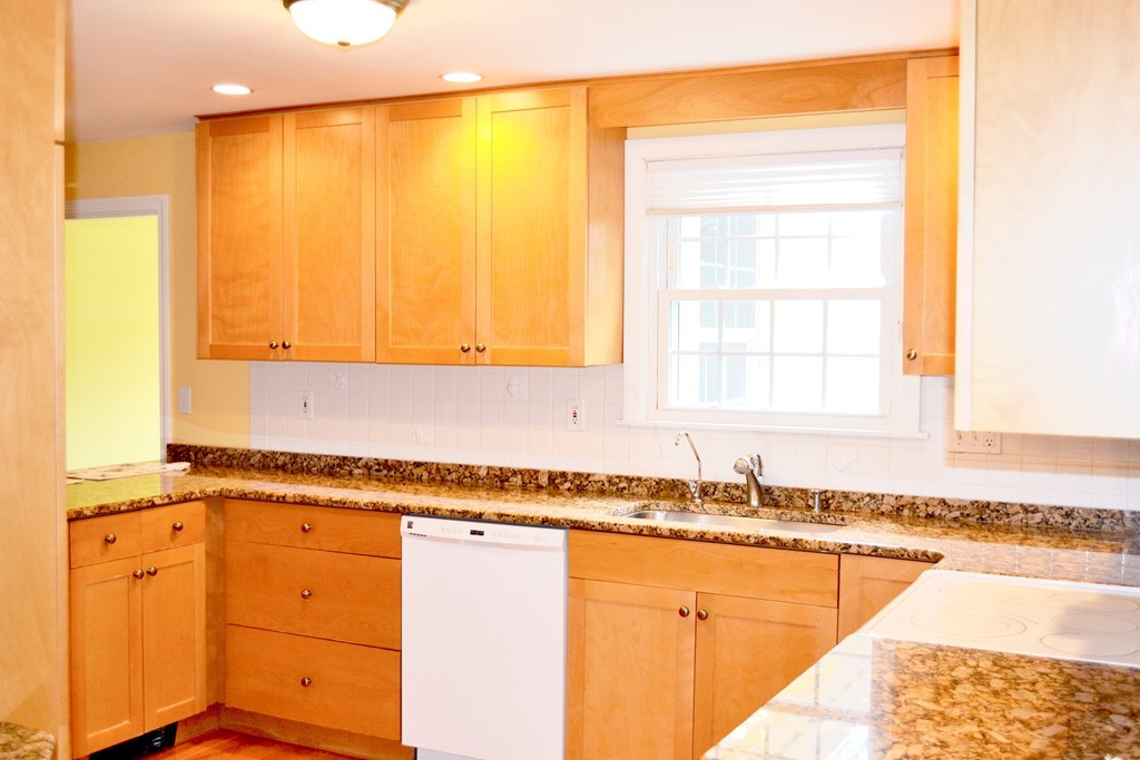 19 Farmcrest Avenue Lexington, MA 02421 - Photo 6 of 21