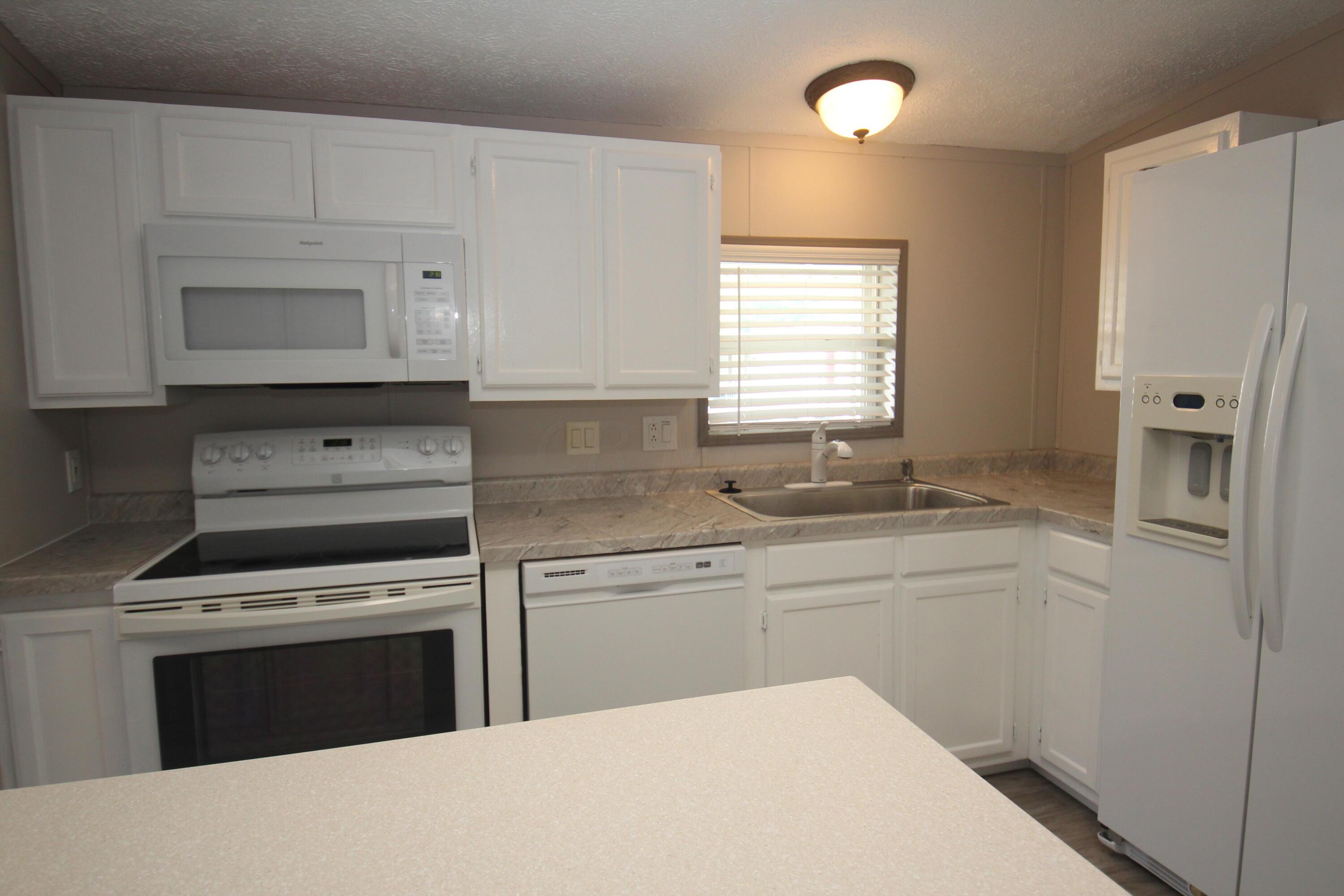 411 Doris Road Pataskala, OH 43062 - Photo 22 of 42 kitchen