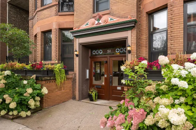 $319,900 | 51 South Avon Street, Unit 24, St. Paul, MN 55105