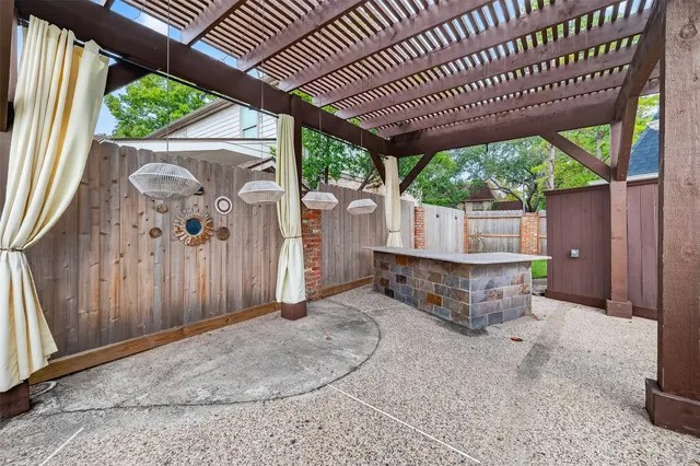 $799,000 | 15715 Fleetwood Oaks Drive, Houston, TX 77079