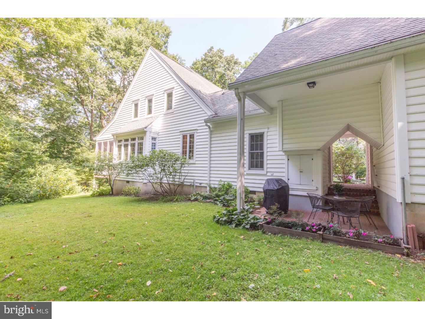 105 East Ferry Road Yardley, PA 19067 - Photo 24 of 25 Side Yard