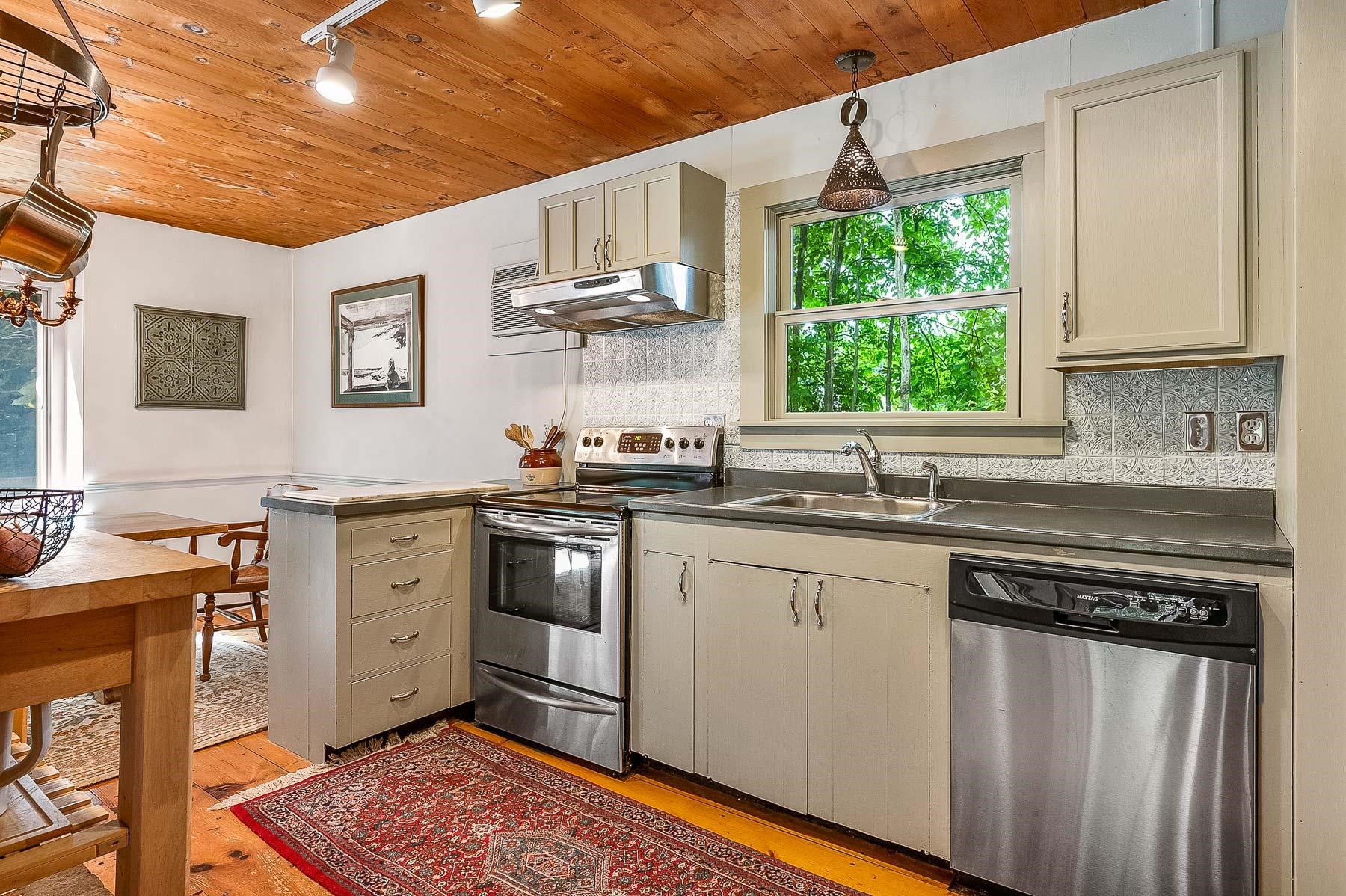 20 N Road Kensington, NH 03833 - Photo 7 of 39