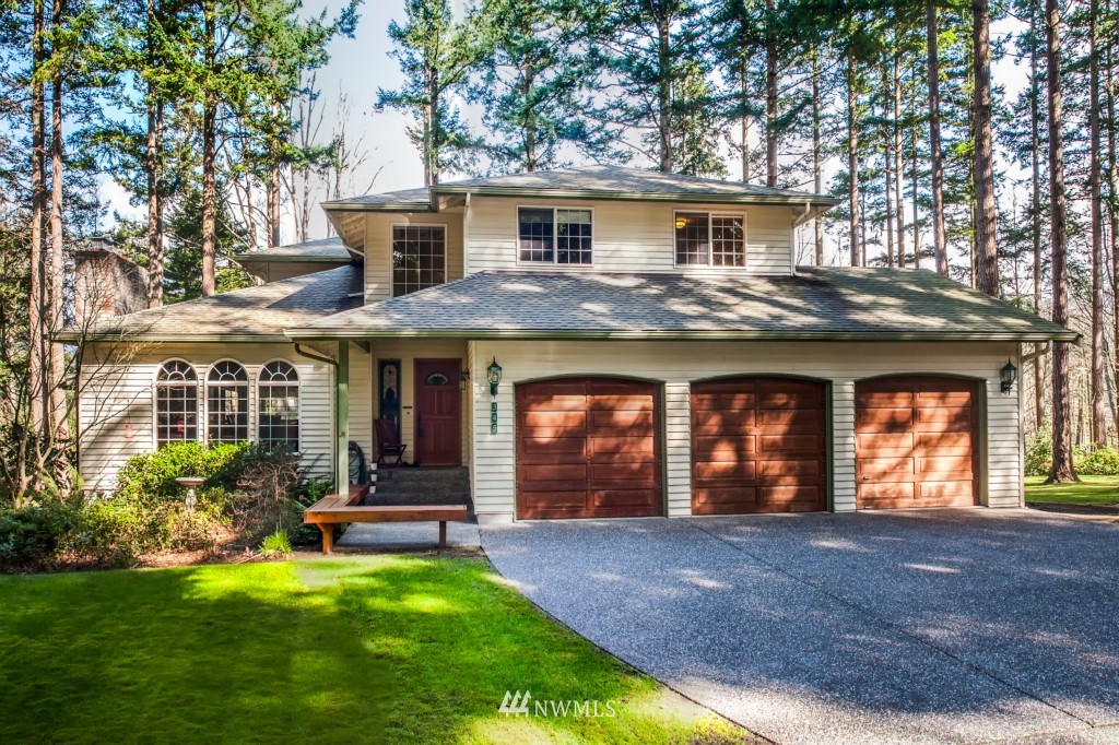 345 Viewcrest Road Bellingham, WA 98229 - Photo 1 of 15