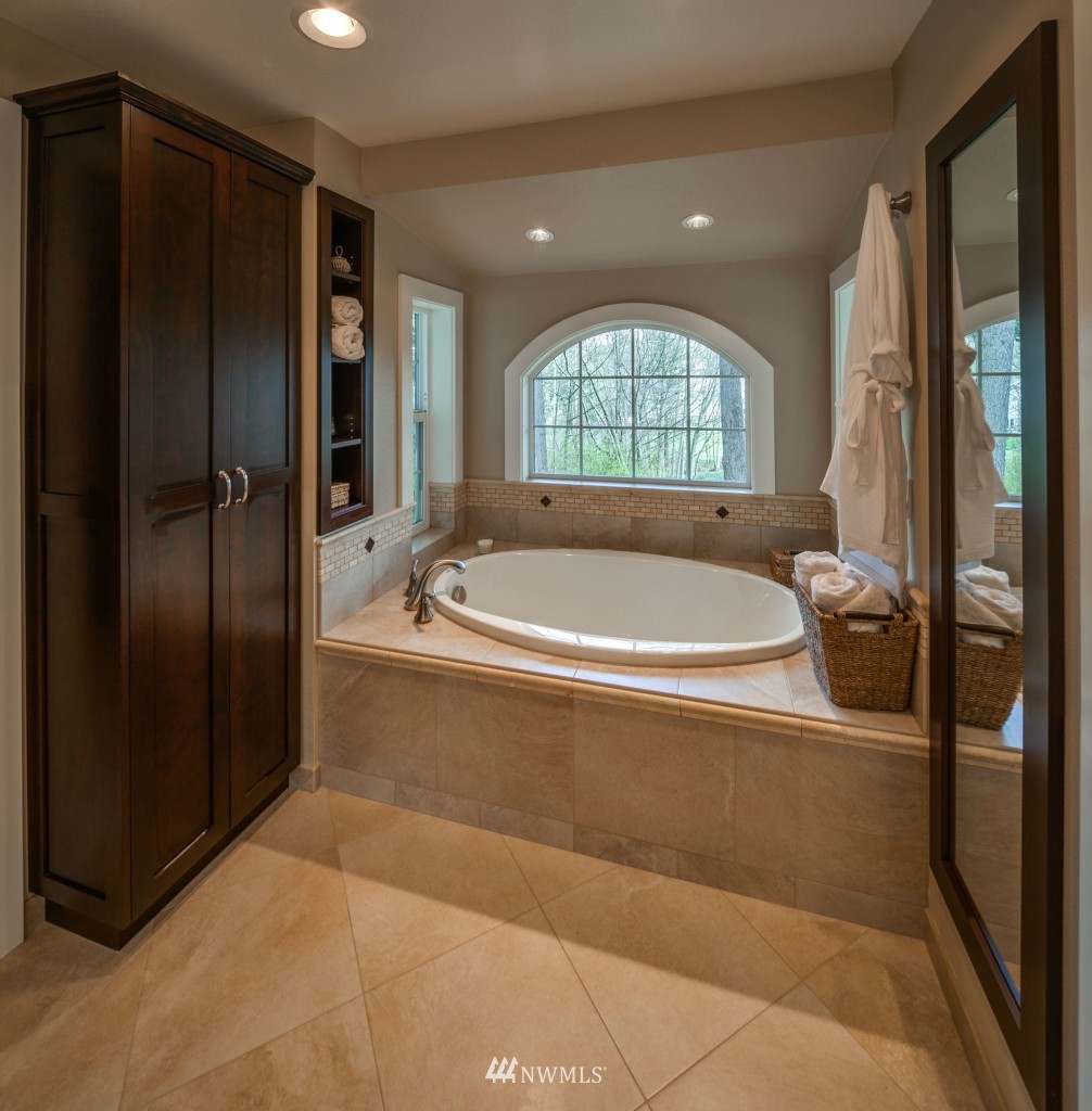 345 Viewcrest Road Bellingham, WA 98229 - Photo 12 of 15
