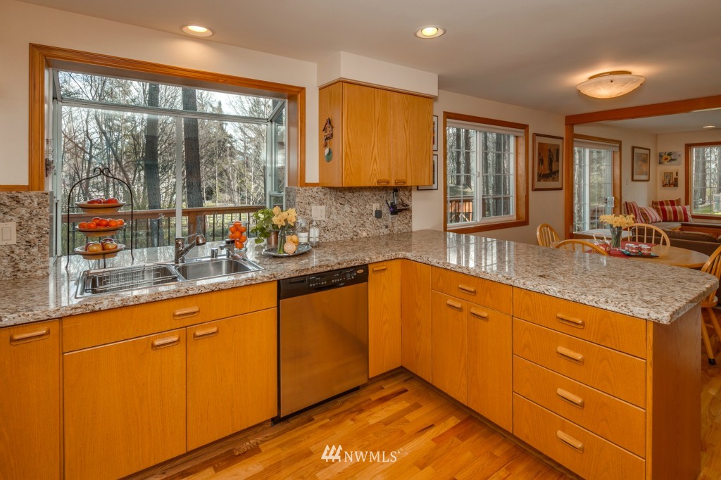 345 Viewcrest Road Bellingham, WA 98229 - Photo 8 of 15