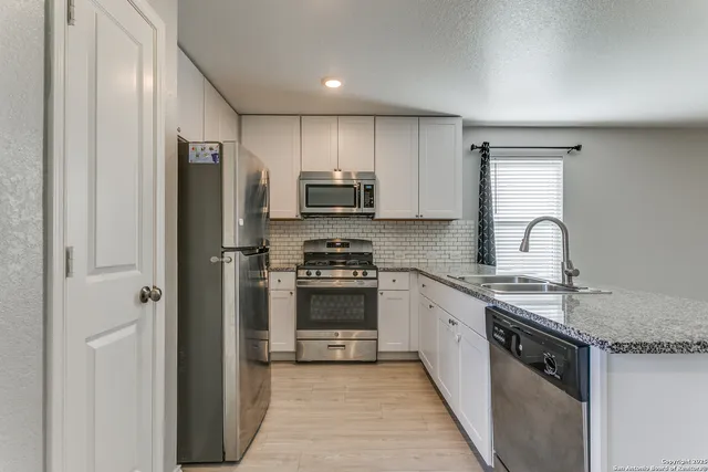 $1,600 | 10623 De Gonzalo Way, Converse, TX 78109