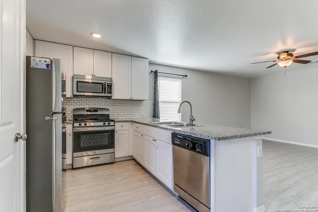 $1,600 | 10623 De Gonzalo Way, Converse, TX 78109