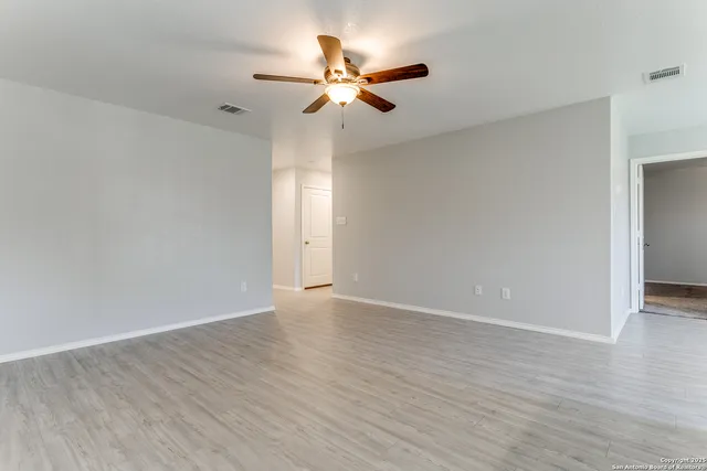 $1,600 | 10623 De Gonzalo Way, Converse, TX 78109