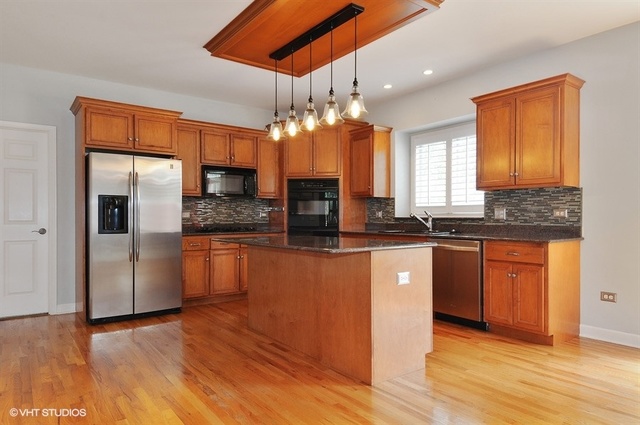 2820 Champion Road Naperville, IL 60564 - Photo 2 of 21