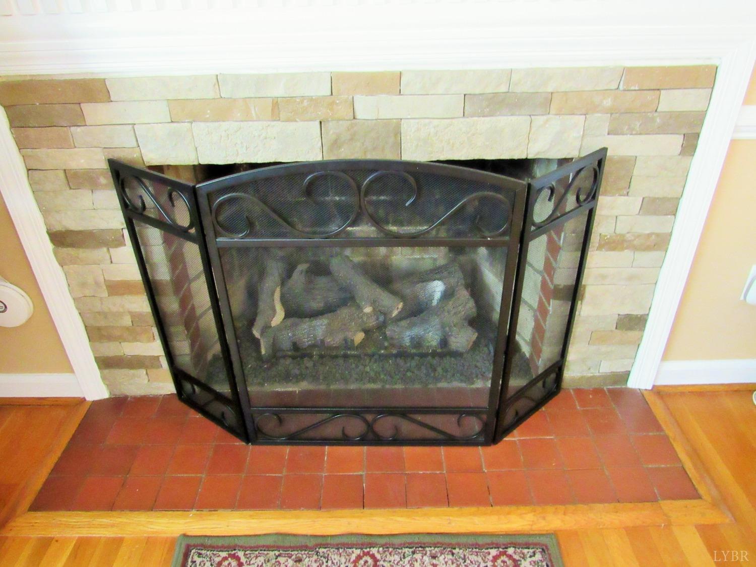 801 Gidsville Road Amherst, VA 24521 - Photo 8 of 34 a view of balcony and furniture