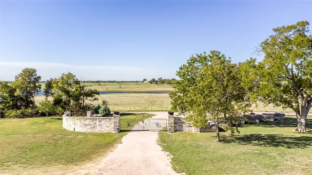 $1,850,000 | 75 Memory Lane, Burton, TX 77835