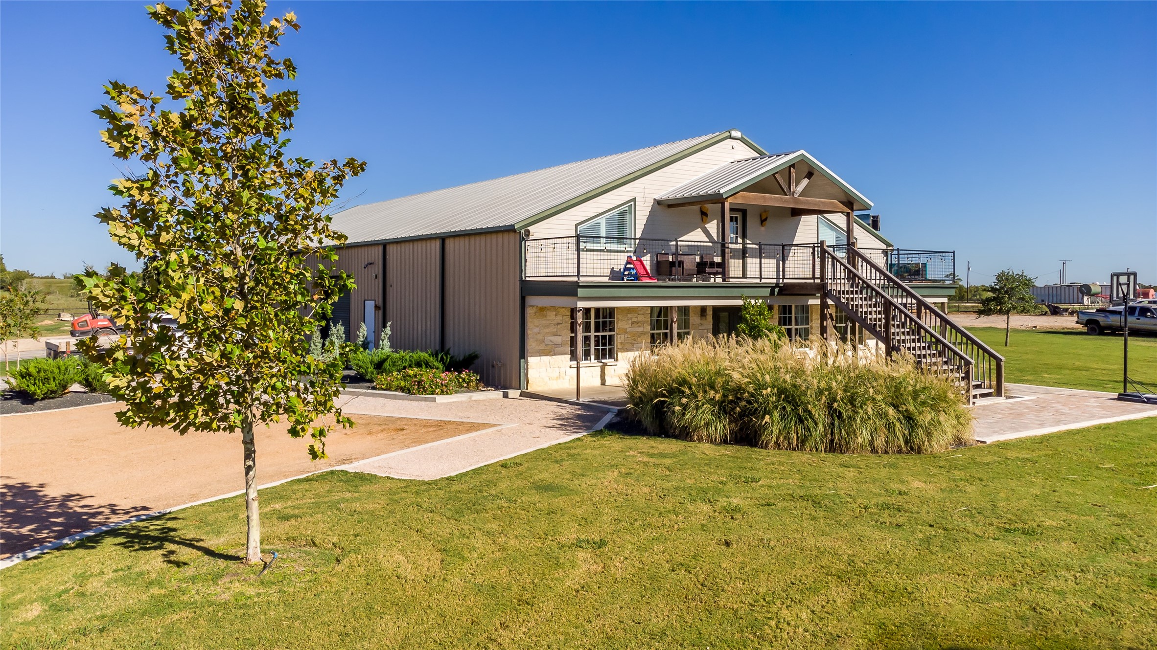 75 Memory Lane Burton, TX 77835 - Photo 2 of 20