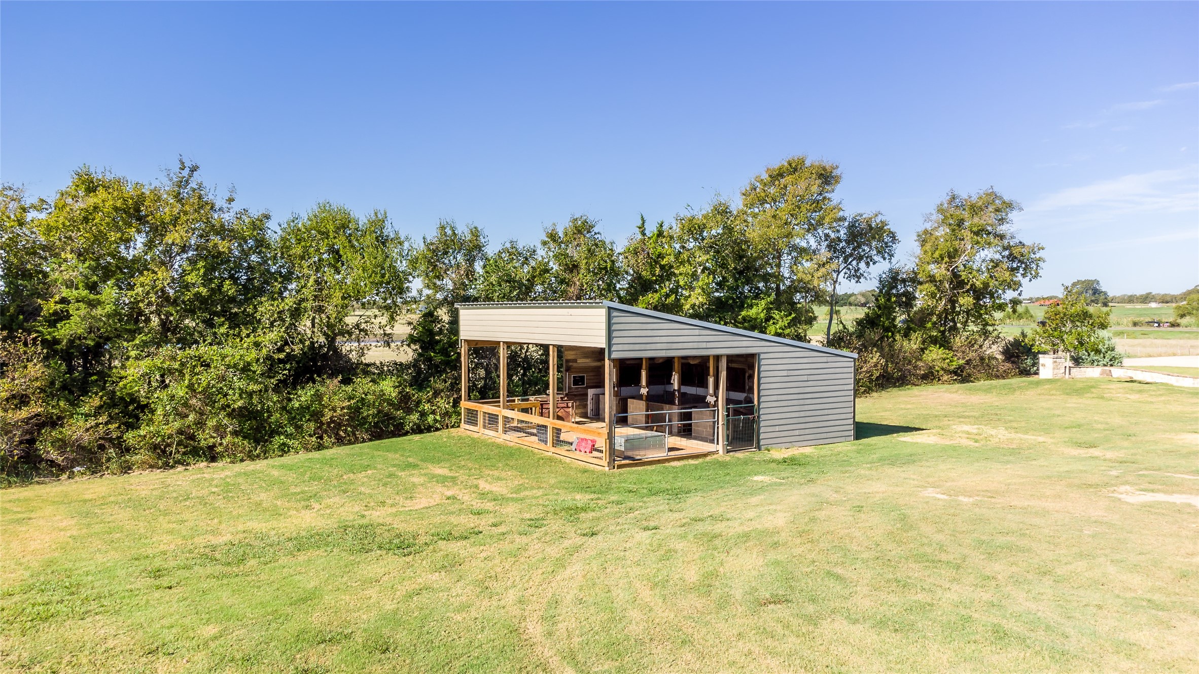 75 Memory Lane Burton, TX 77835 - Photo 10 of 20