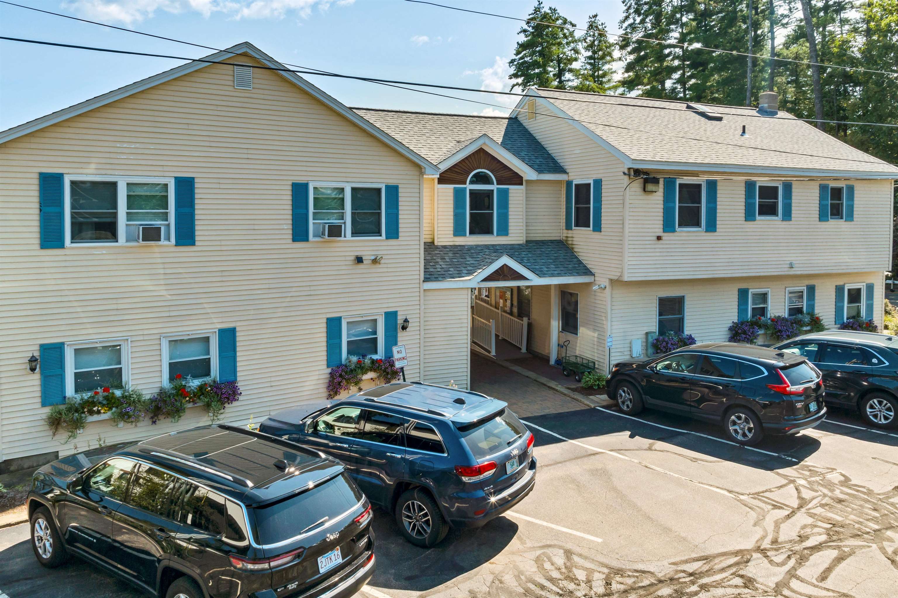 16 Hill Road, Unit 11 Tilton, NH 03276 - Photo 33 of 38
