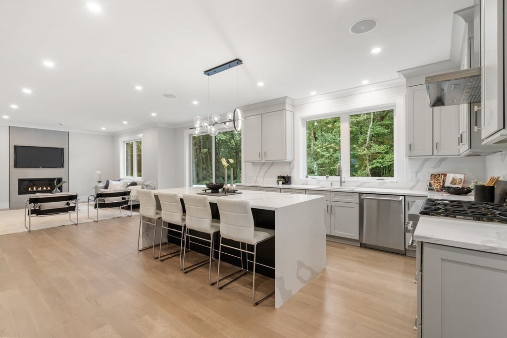 24 Paul Revere Road Sharon, MA 02067 - Photo 10 of 34 Gallery Image 10