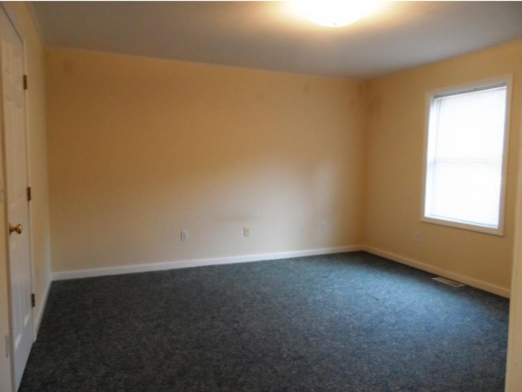 407-409 Jamestown Road Belmont, NH 03220 - Photo 9 of 20 Gallery Image 9