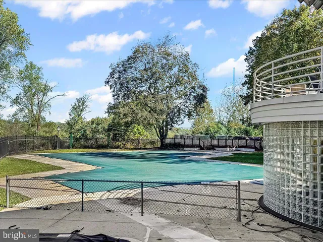 $245,900 | 1640 Oakwood Drive, Unit W114, Narberth, PA 19072