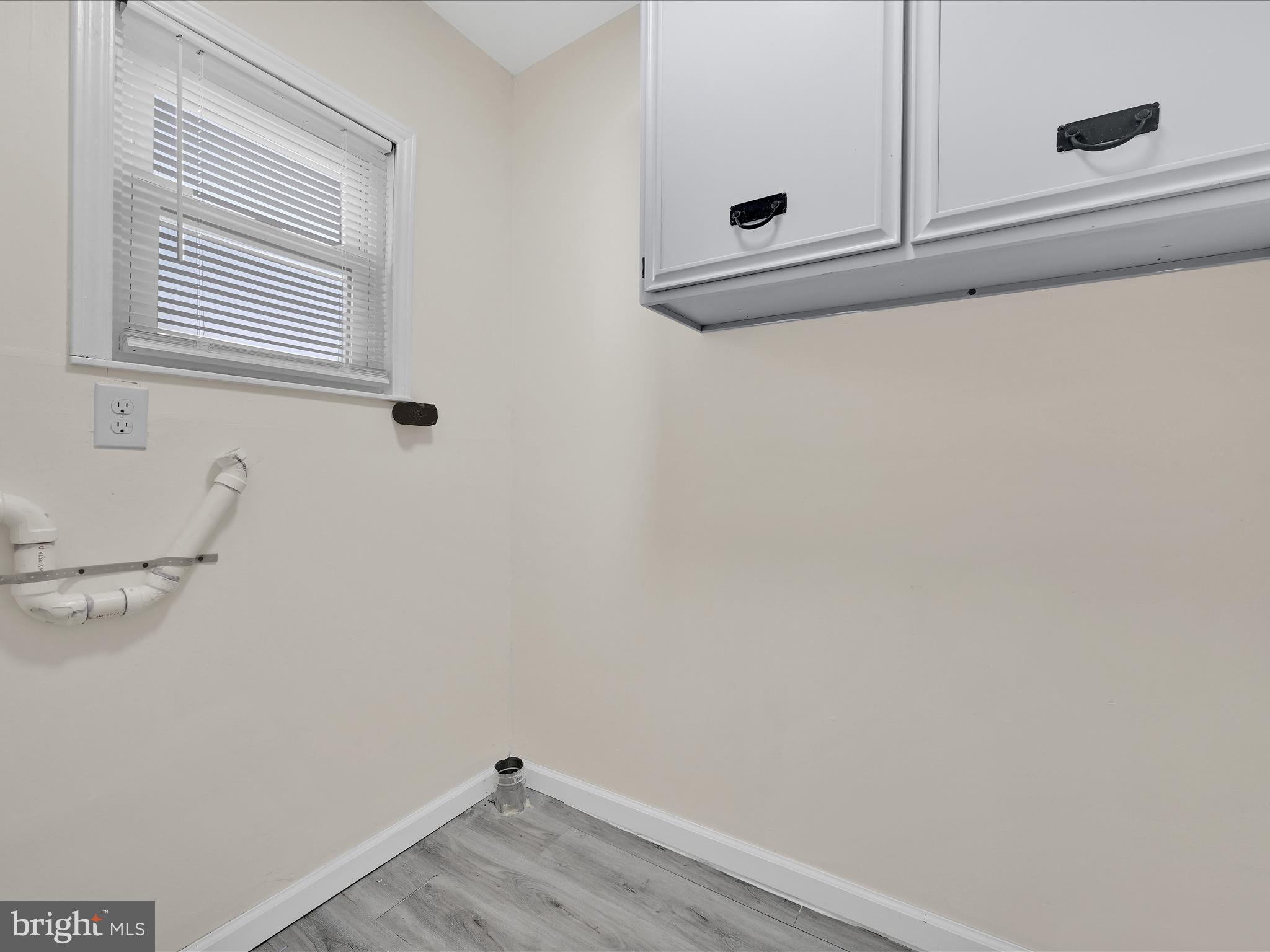 1253 Green Street Reading, PA 19604 - Photo 20 of 26 a view of a door and a window