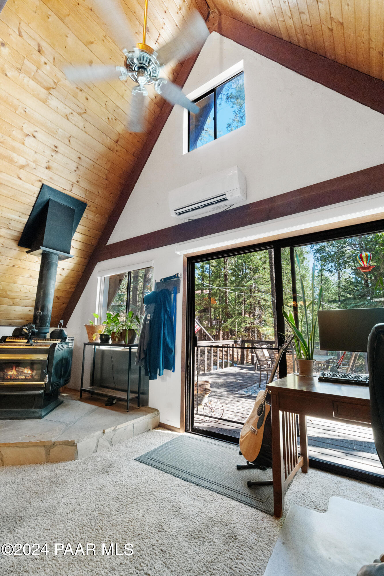 004_Living Room