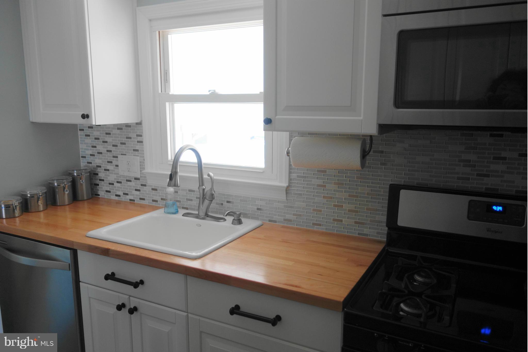 5657 Braxfield Road Halethorpe, MD 21227 - Photo 3 of 26 Kitchen