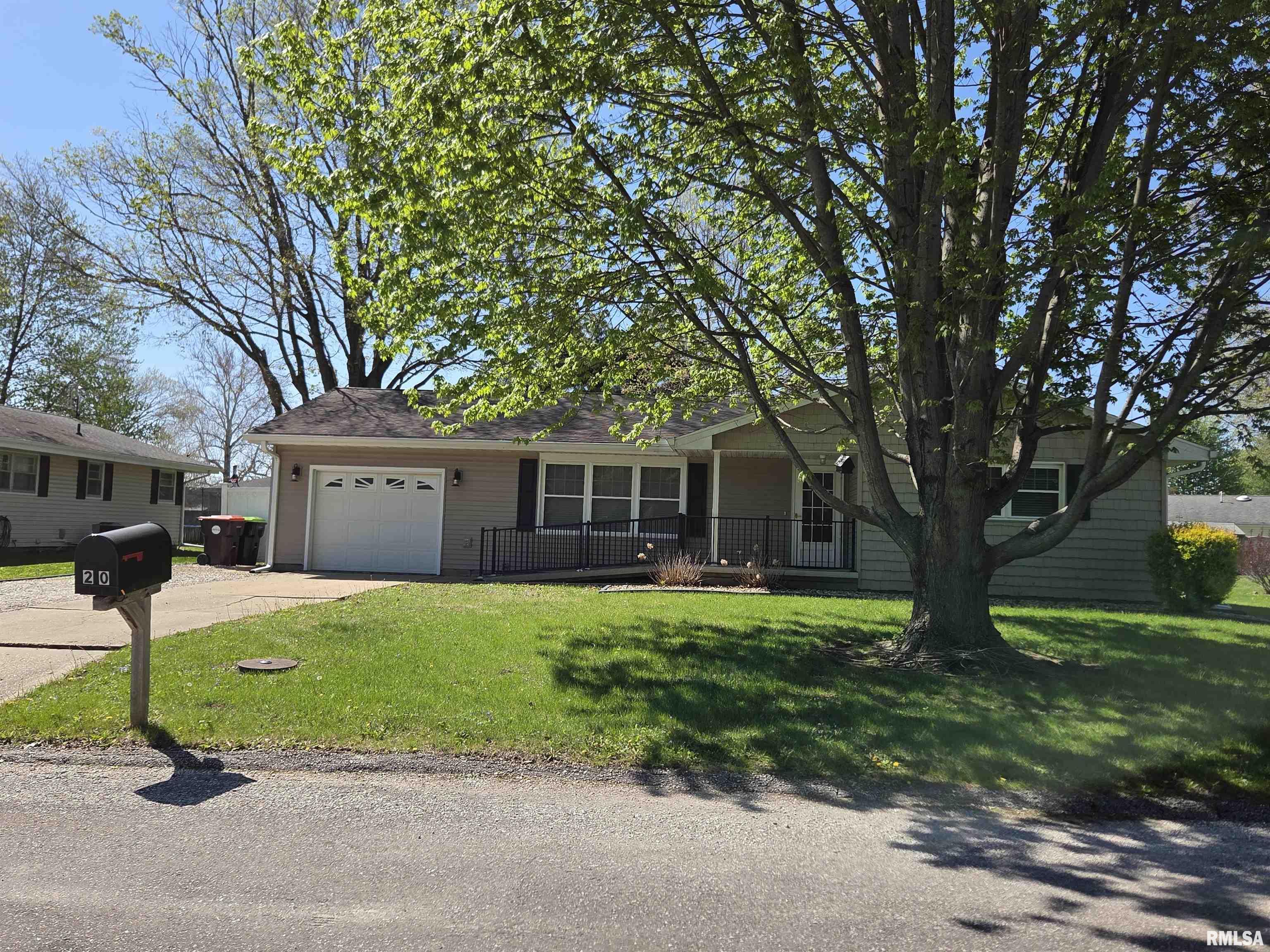 20 Hiel Drive Bushnell, IL 61422 - Photo 1 of 39