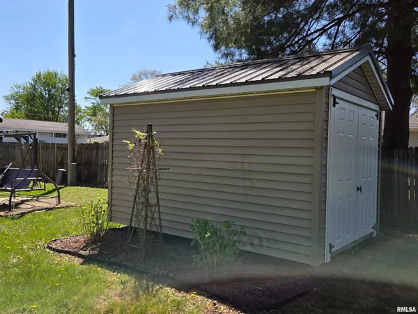 $146,900 | 20 Hiel Drive, Bushnell, IL 61422