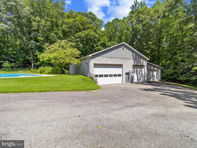 $980,000 | 16966 Teagues Point Road, Hughesville, MD 20637