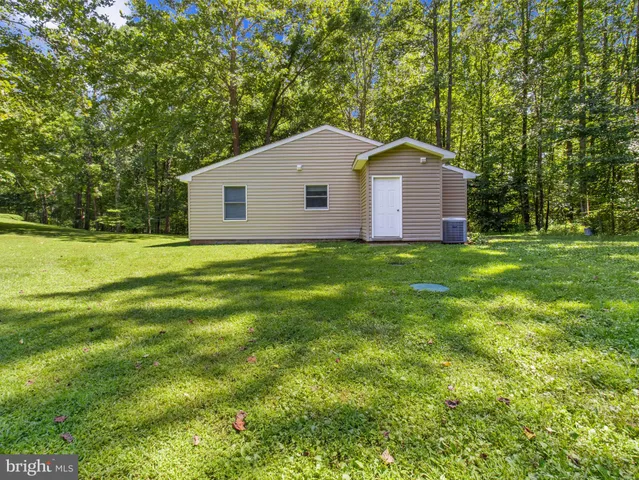 $980,000 | 16966 Teagues Point Road, Hughesville, MD 20637