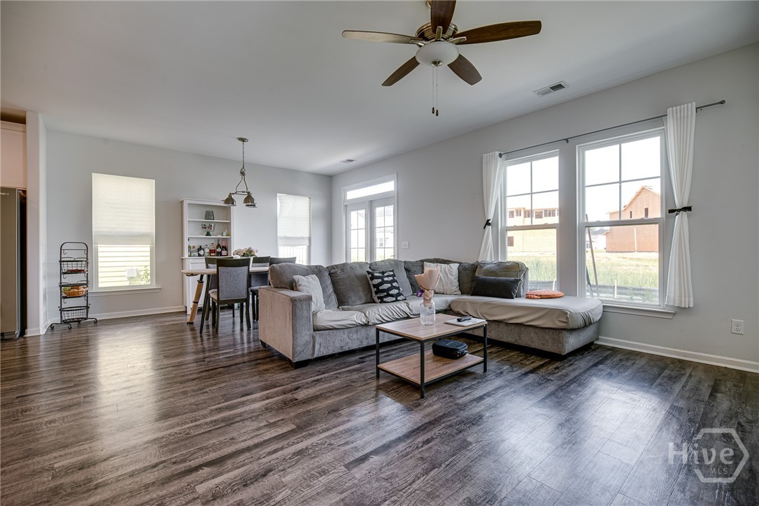 11 Pomona Circle Savannah, GA 31419 - Photo 7 of 35 Living area