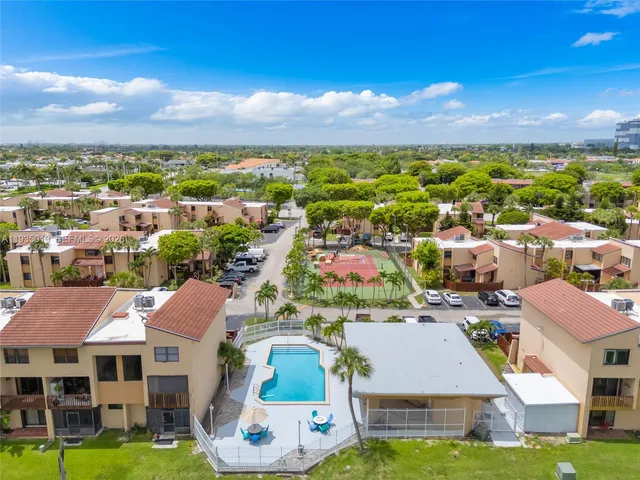 $2,850 | 341 West Park Drive, Unit 20315, Miami, FL 33172