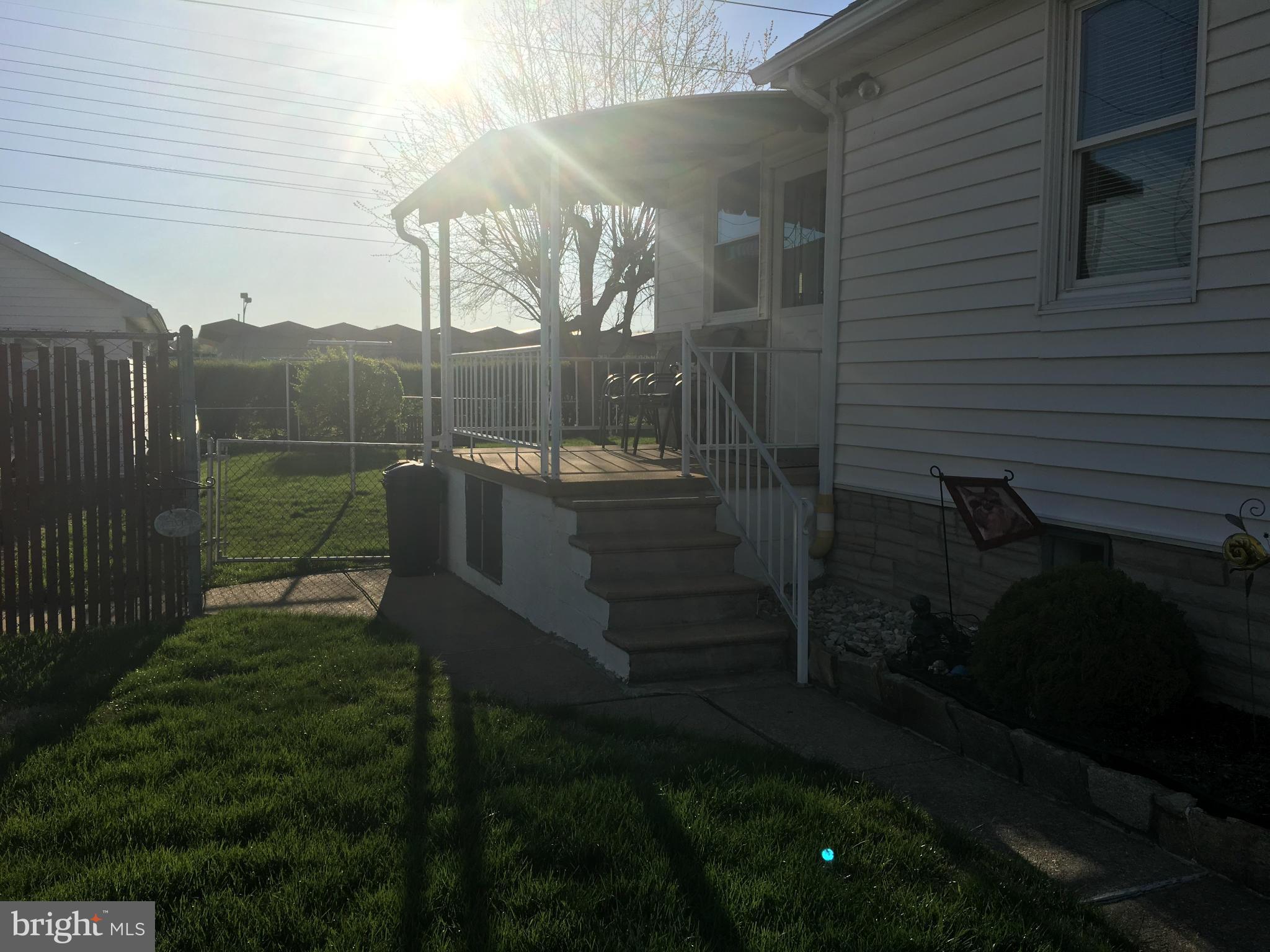 1233 Willow Road Baltimore, MD 21222 - Photo 3 of 25 SIDE PORCH