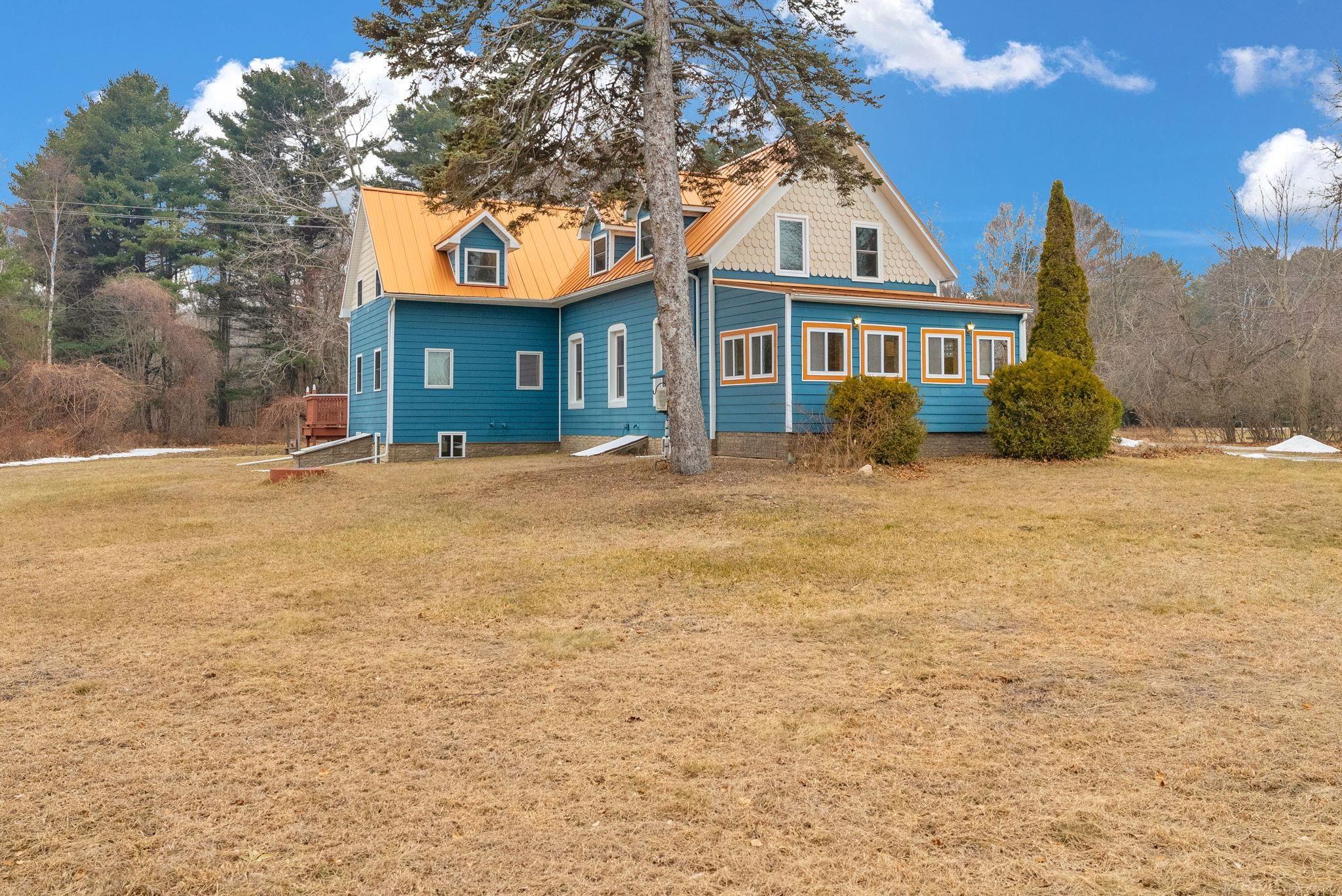 4358 Lakeshore Road Lexington, MI 48450 - Photo 4 of 68