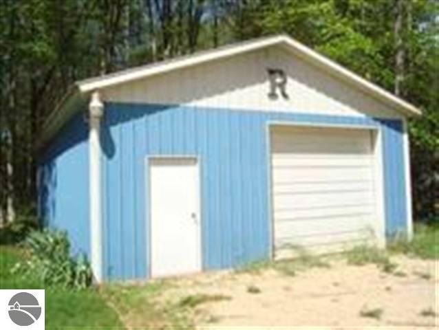 8069 Ford Road Northeast Kalkaska, MI 49646 - Photo 3 of 15 1719728-2.JPG