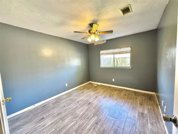 $2,100 | 15807 Pilgrim Hall Drive, Friendswood, TX 77546