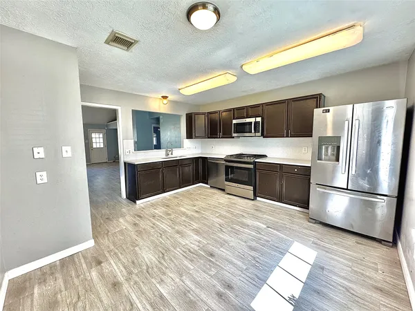 $2,100 | 15807 Pilgrim Hall Drive, Friendswood, TX 77546