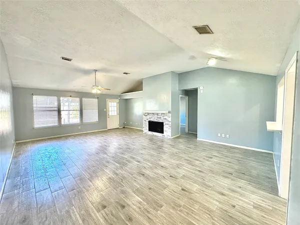 $2,100 | 15807 Pilgrim Hall Drive, Friendswood, TX 77546