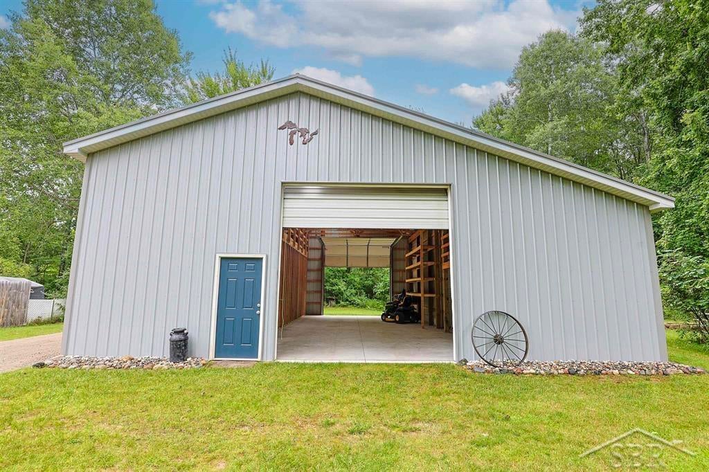 5420 North Eastman Road Midland, MI 48642 - Photo 3 of 35 Gallery Image 3